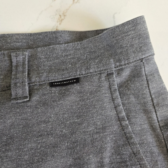 TravisMathew Adirondack Stretch Short 9" Inseam Heathered Black Gray Size 33 - Picture 5 of 9